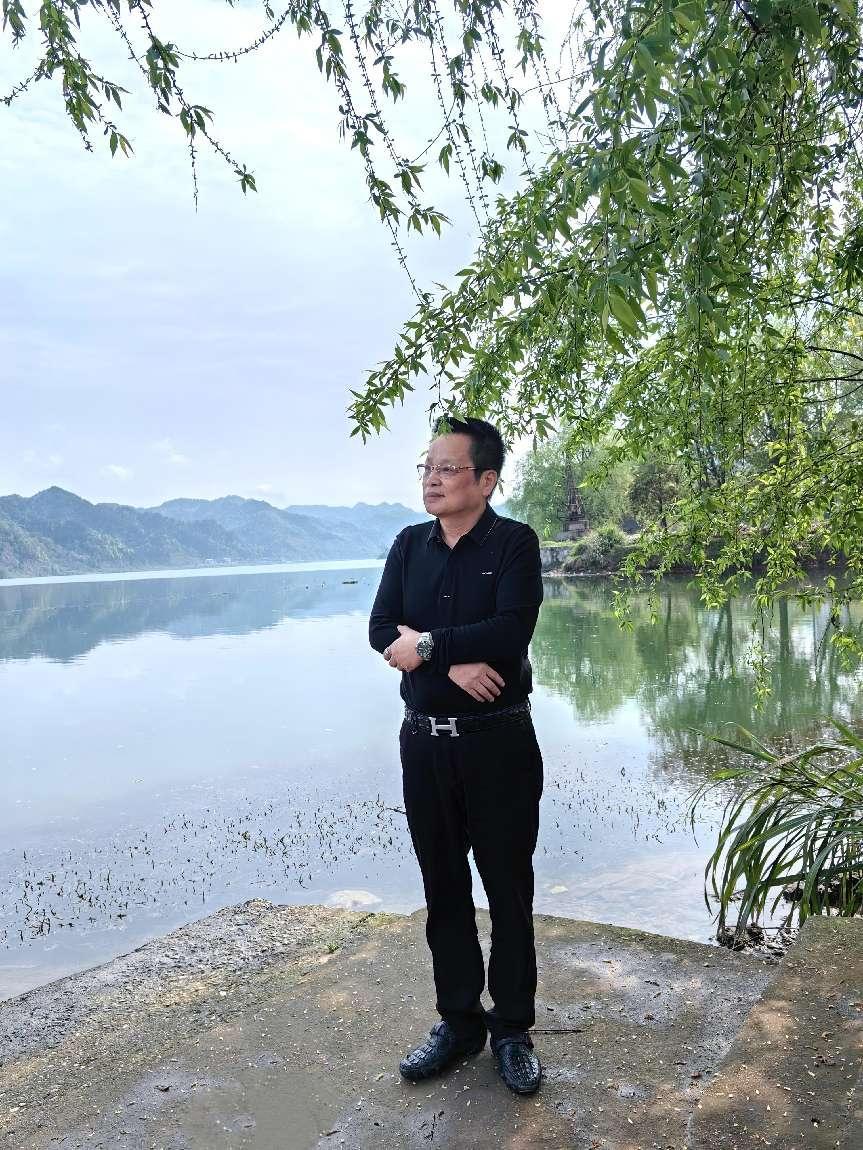 傅志国 